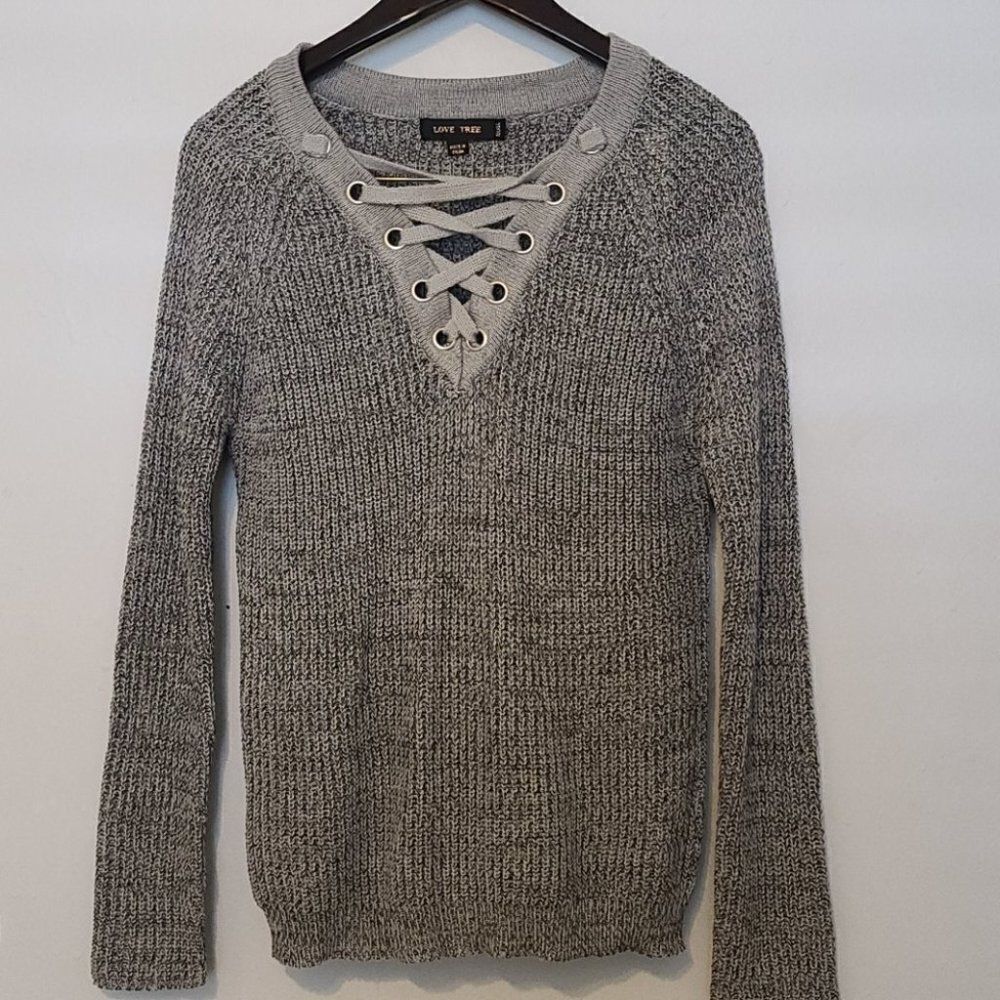 - Love tree sweater size s‎